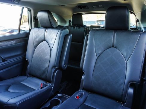 Used 2020 Toyota Highlander Platinum image 36