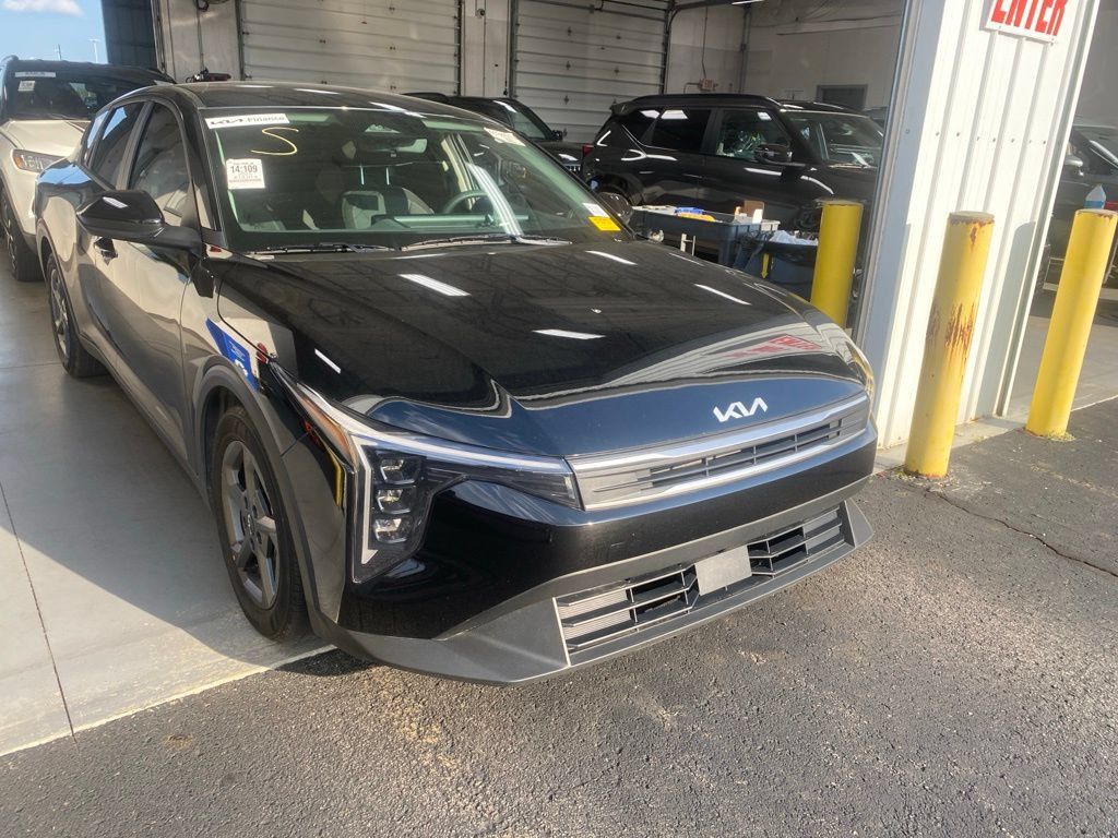 Used 2025 Kia K4 FWD image 1
