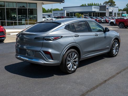 New 2026 Buick Envista Avenir image 3