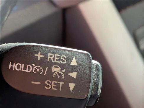 Used 2016 Toyota RAV4 Limited FWD image 8
