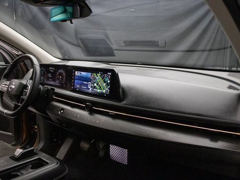 Used 2023 Nissan Ariya FWD image 15