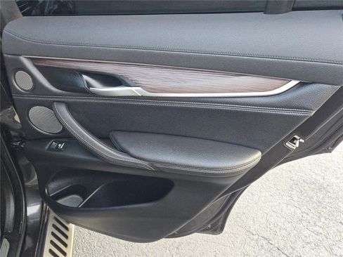 Used 2018 BMW X6 xDrive50i image 9