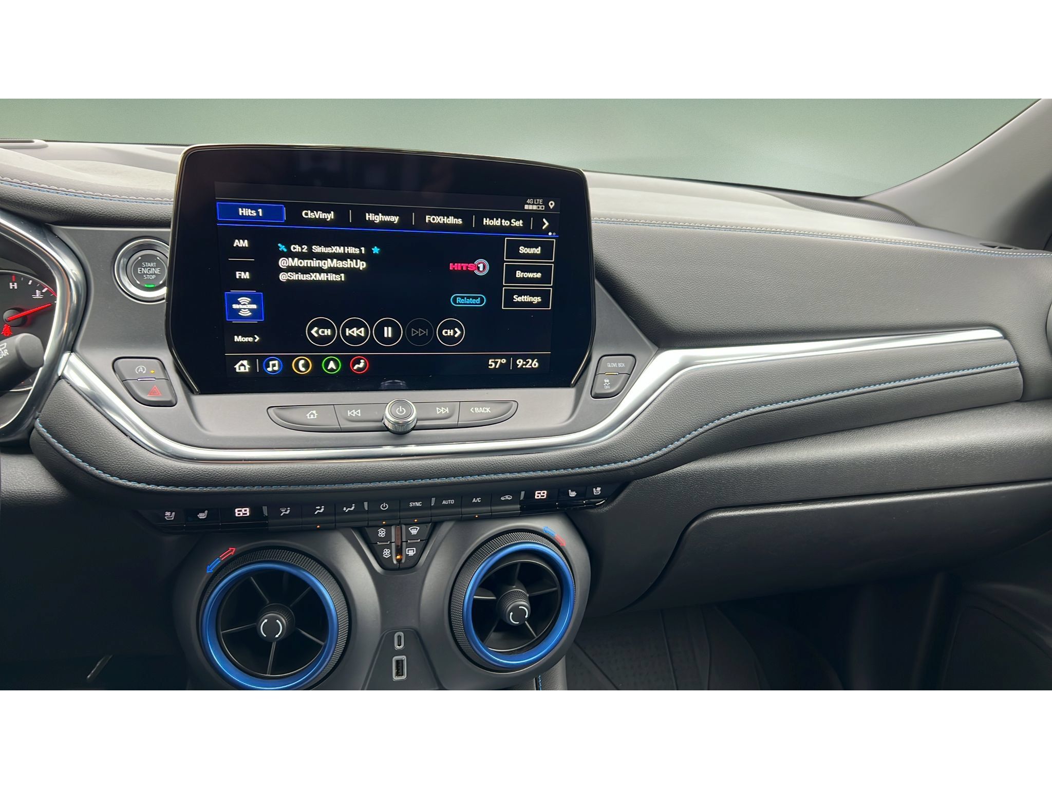 Certified 2025 Chevrolet Blazer RS w/ Enhanced Convenience Package AWD/4WD image 17