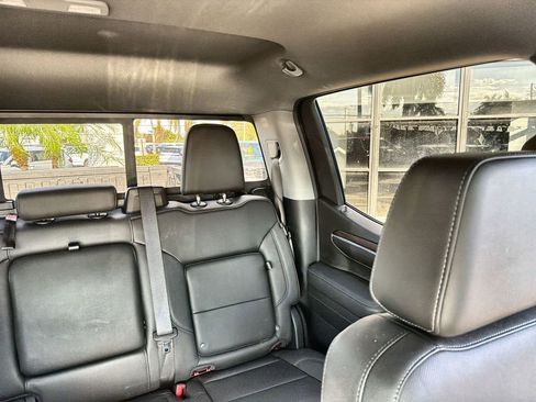Used 2023 GMC Sierra 1500 SLT w/ SLT Premium Plus Package AWD/4WD image 15