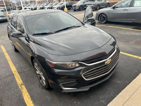 Used 2017 Chevrolet Malibu Premier w/ Premier Sun and Wheel Package image 3