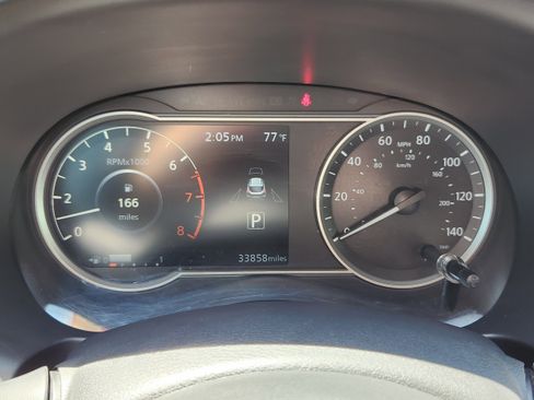 Used 2019 Nissan Kicks SR w/ SR Premium Package FWD image 17