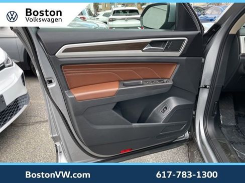 Used 2023 Volkswagen Atlas SE image 29