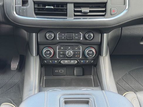 Used 2023 Chevrolet Tahoe Premier AWD/4WD image 14