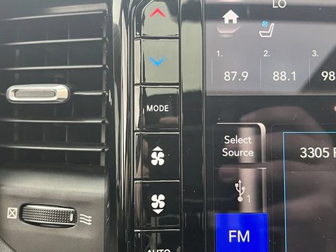 Used 2019 RAM 1500 Limited AWD/4WD image 6