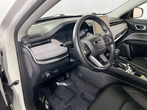 Used 2022 Jeep Compass Latitude AWD/4WD image 9