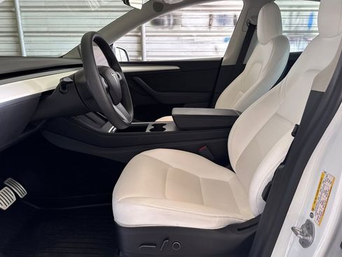 Used 2022 Tesla Model Y Performance AWD/4WD image 10