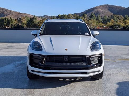 Certified 2026 Porsche Macan AWD/4WD image 10