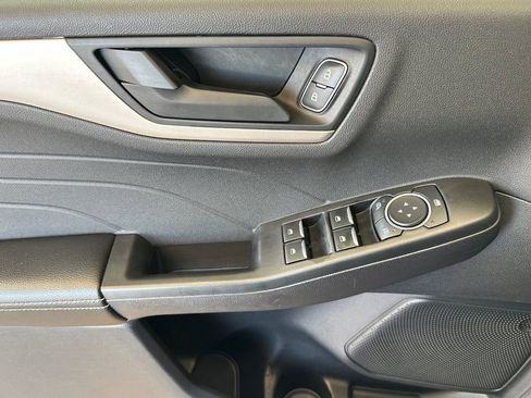 Used 2022 Ford Escape SE w/ SE Sport Appearance Package image 13