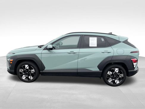 Used 2025 Hyundai Kona SEL FWD image 2