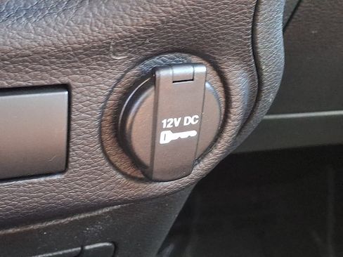 Used 2017 Jeep Wrangler Unlimited Sahara w/ Connectivity Group AWD/4WD image 23