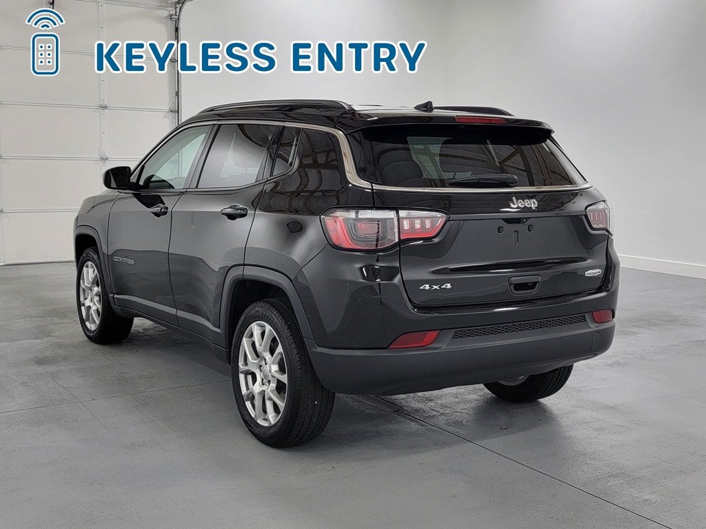 Used 2022 Jeep Compass Latitude AWD/4WD image 6