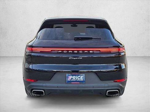 Used 2024 Porsche Cayenne image 7