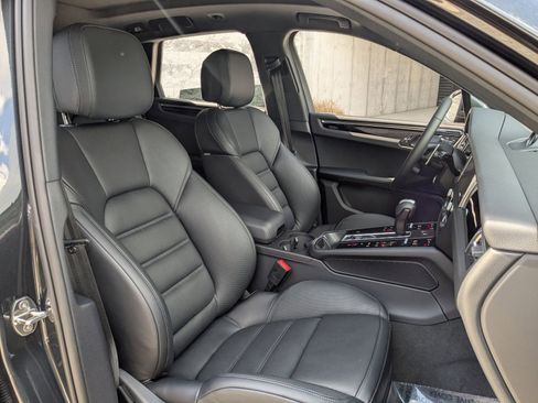 Certified 2026 Porsche Macan AWD/4WD image 26