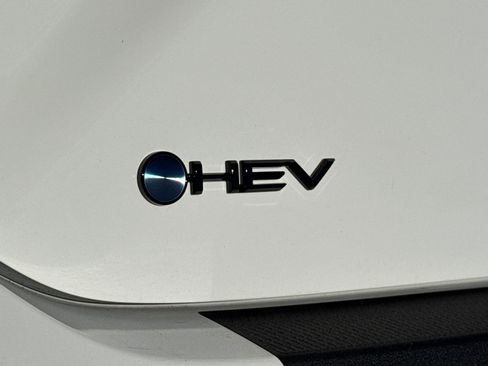 New 2026 Toyota Camry Hybrid FWD image 8