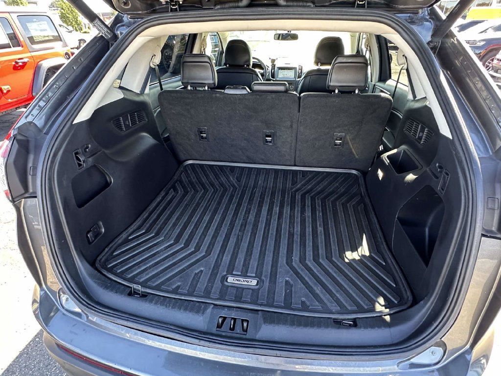 Used 2018 Ford Edge SEL w/ Equipment Group 201A AWD/4WD image 11