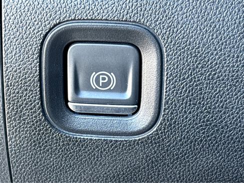 Used 2019 Chevrolet Silverado 1500 LTZ w/ LTZ Convenience Package image 33