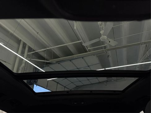 Used 2019 Audi Q8 Premium image 28