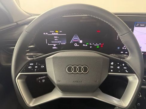 Used 2025 Audi Q5 Premium w/ Convenience Package AWD/4WD image 13