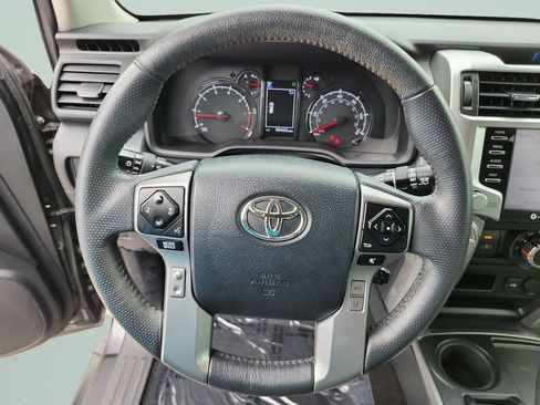 Used 2020 Toyota 4Runner SR5 RWD image 34