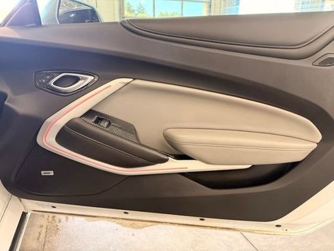 Used 2016 Chevrolet Camaro LT RWD image 28