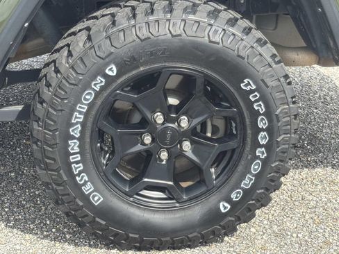 Used 2022 Jeep Gladiator Sport AWD/4WD image 10
