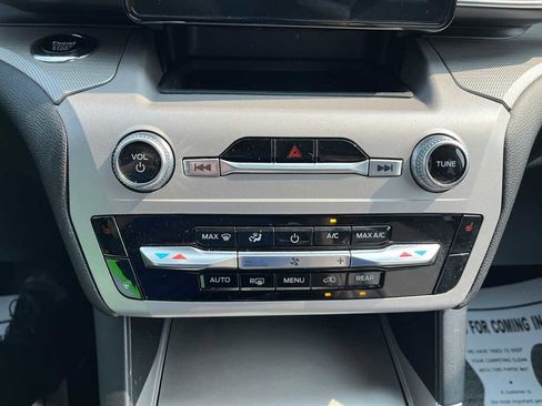 Used 2023 Ford Explorer XLT w/ Equipment Group 202A image 22