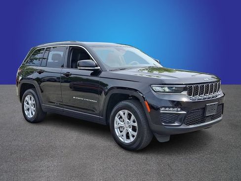 Used 2023 Jeep Grand Cherokee Limited AWD/4WD image 3