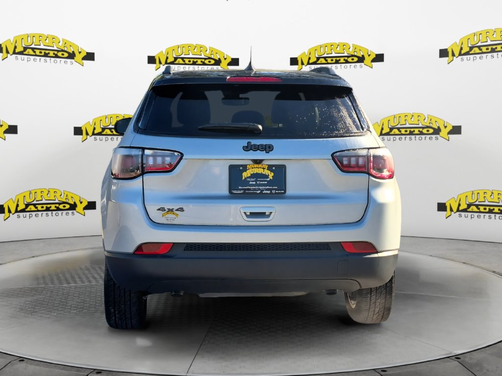 Used 2024 Jeep Compass Latitude w/ Convenience Group AWD/4WD image 4