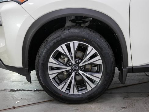 Used 2023 Nissan Rogue SV AWD/4WD image 25