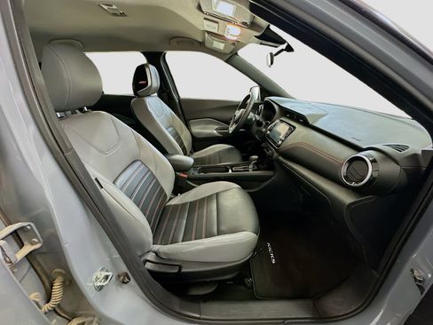 Used 2024 Nissan Kicks SR w/ SR Premium Package FWD image 31