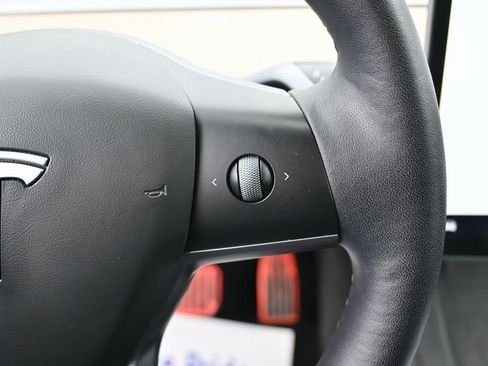 Used 2023 Tesla Model Y Long Range image 22