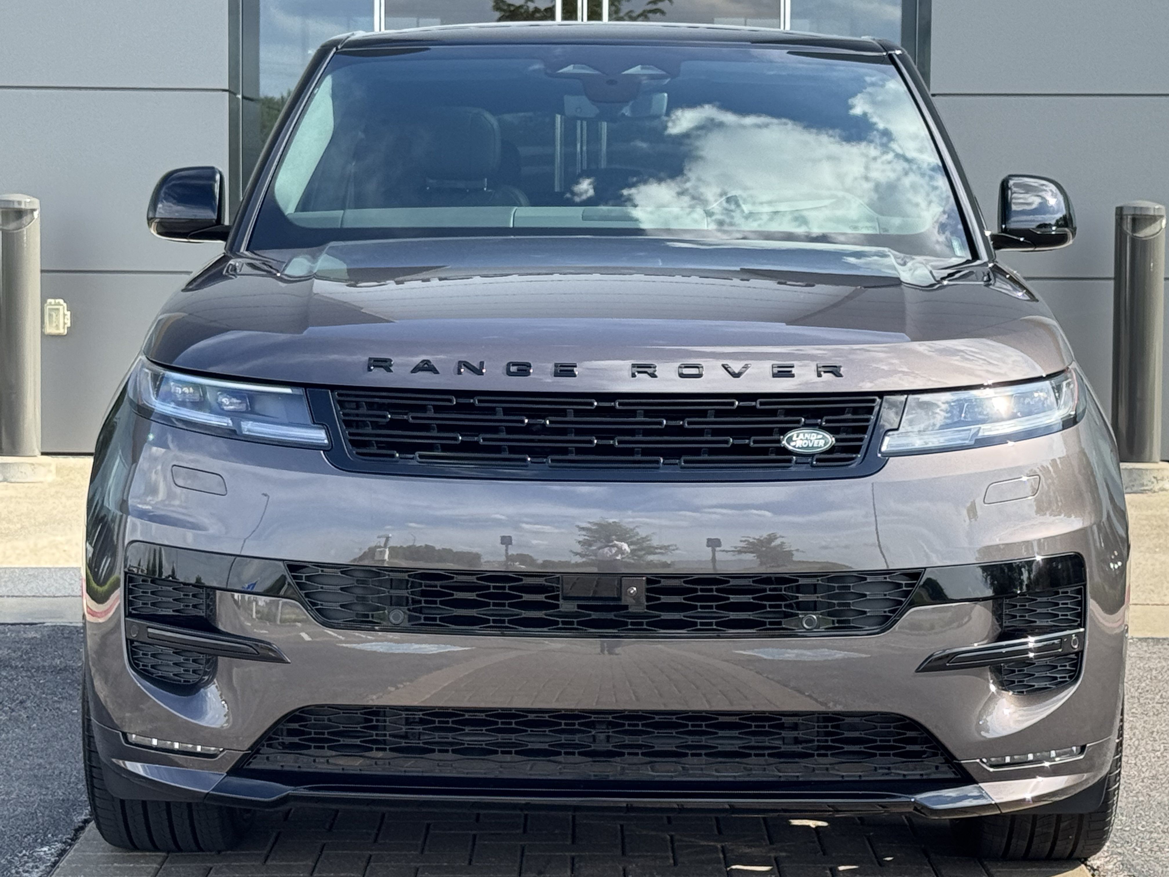 New 2026 Land Rover Range Rover Sport Dynamic SE AWD/4WD image 8