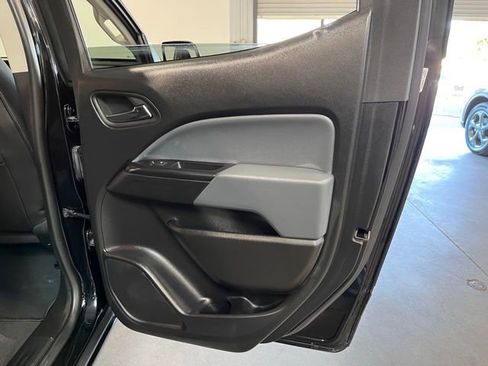 Used 2022 Chevrolet Colorado Z71 RWD image 15