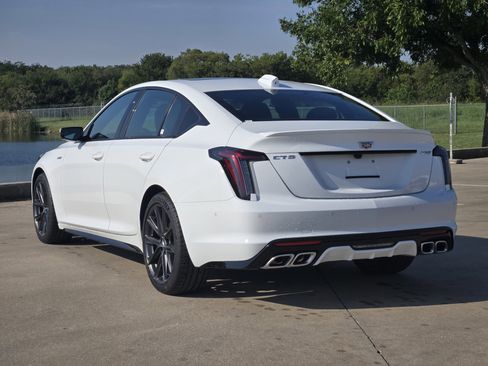 New 2026 Cadillac CT5 V image 3