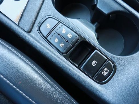 Used 2022 Kia Niro EX Premium FWD image 18