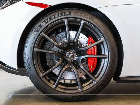 Used 2016 McLaren 570S Coupe RWD image 3