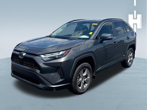 Used 2024 Toyota RAV4 XLE AWD/4WD image 3
