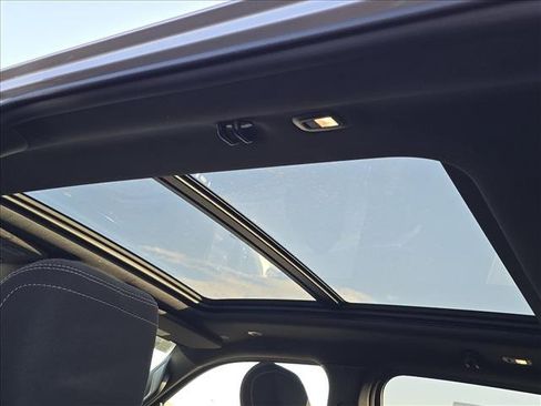 New 2026 RAM 1500 4x4 Crew Cab image 13