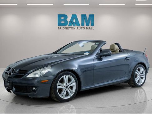 Used 2010 Mercedes-Benz SLK 300 image 3