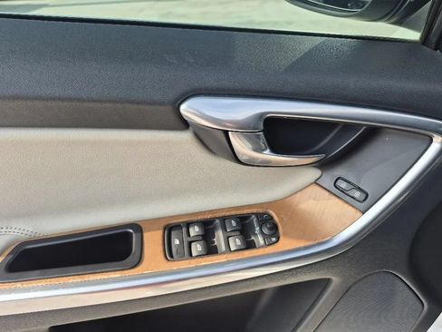 Used 2015 Volvo XC60 T6 Platinum FWD image 12