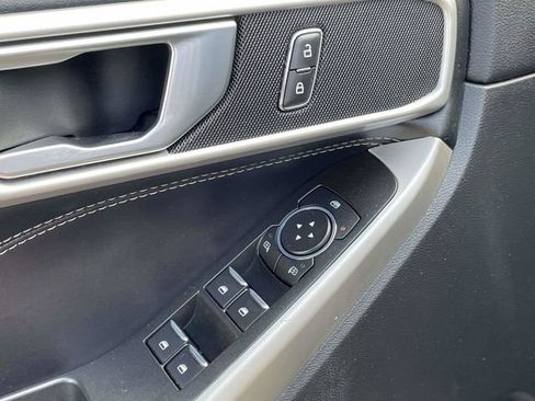 Used 2022 Ford Explorer XLT RWD image 12