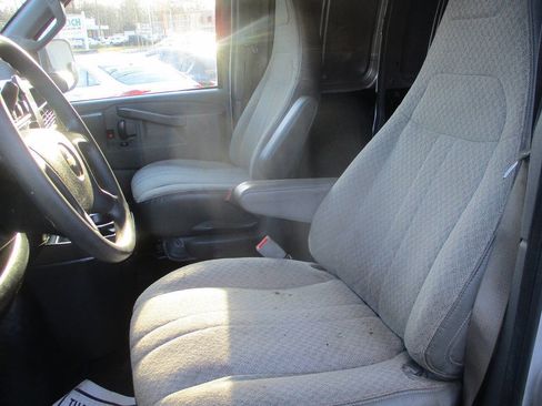 Used 2018 Chevrolet Express 2500 image 6