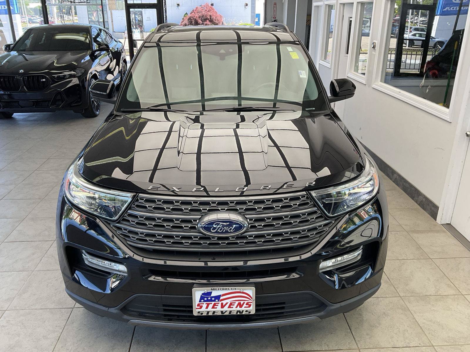 Used 2022 Ford Explorer XLT w/ Equipment Group 202A AWD/4WD image 19