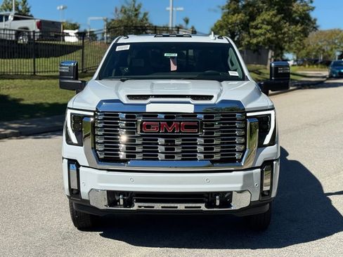 New 2026 GMC Sierra 3500 Denali w/ Denali Reserve Package image 9