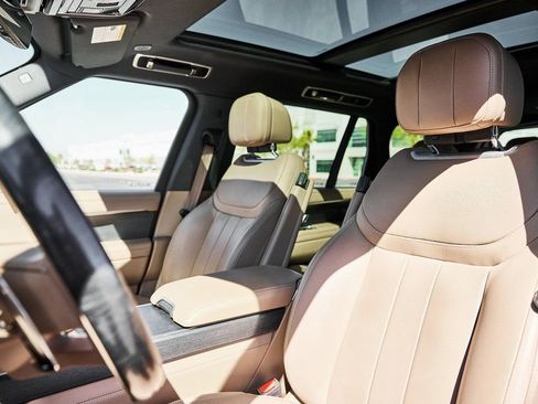 Used 2025 Land Rover Range Rover Long Wheelbase SE image 46